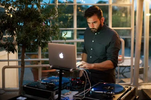 London DJ — Carl