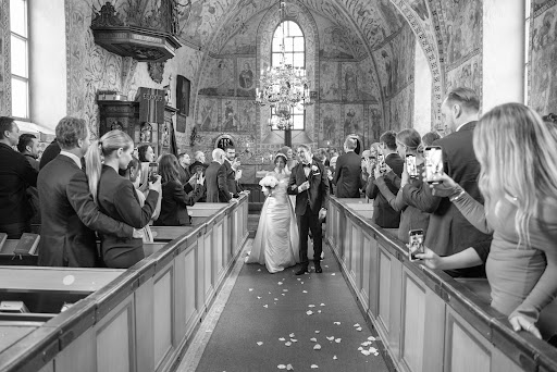 Wedding photographer Yonna Kannesten. Photo of 03.04.2026